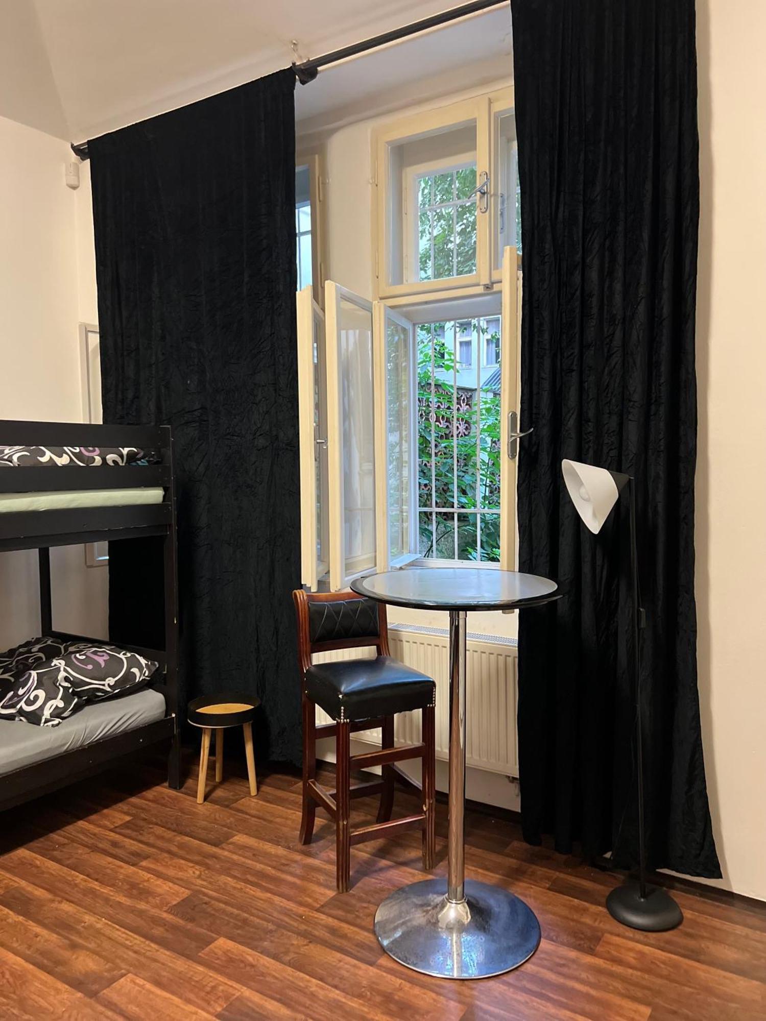 Apartment Moon Πράγα Εξωτερικό φωτογραφία